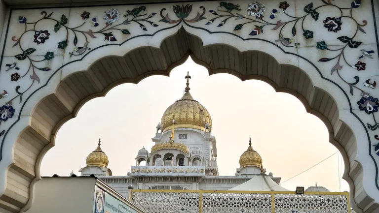 Gurudwara Bangla Sahib on a spiritual and cultural Delhi tour