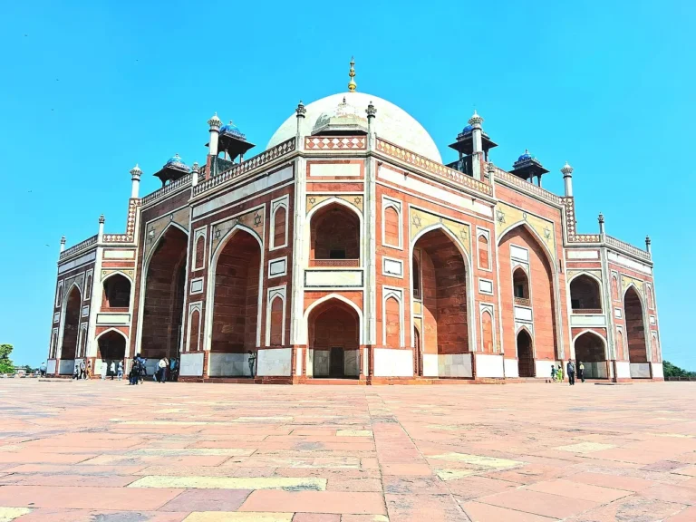 Humayun’s Tomb on a private Delhi monuments tour